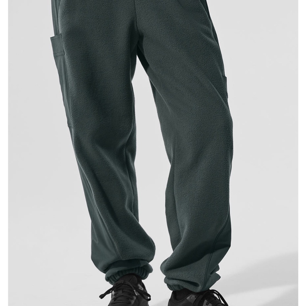 ALO Yoga Women's polar fleece wintery mix pants in Charcoal green - Picture 4 of 4